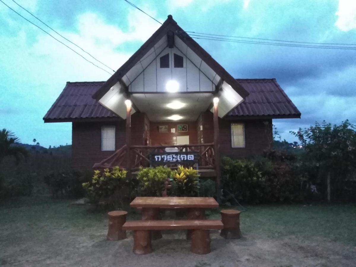 ホテル Khao Kho Flora エクステリア 写真