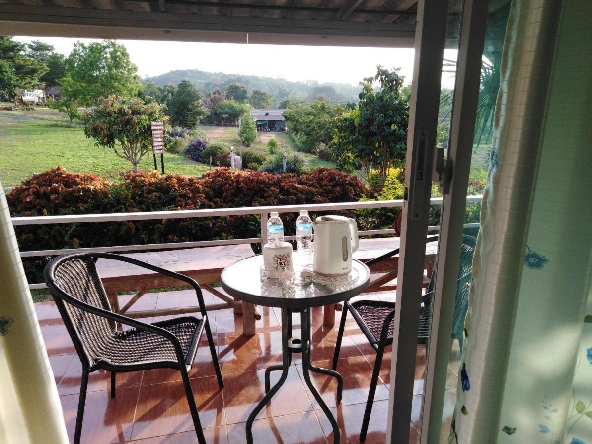 ホテル Khao Kho Flora エクステリア 写真