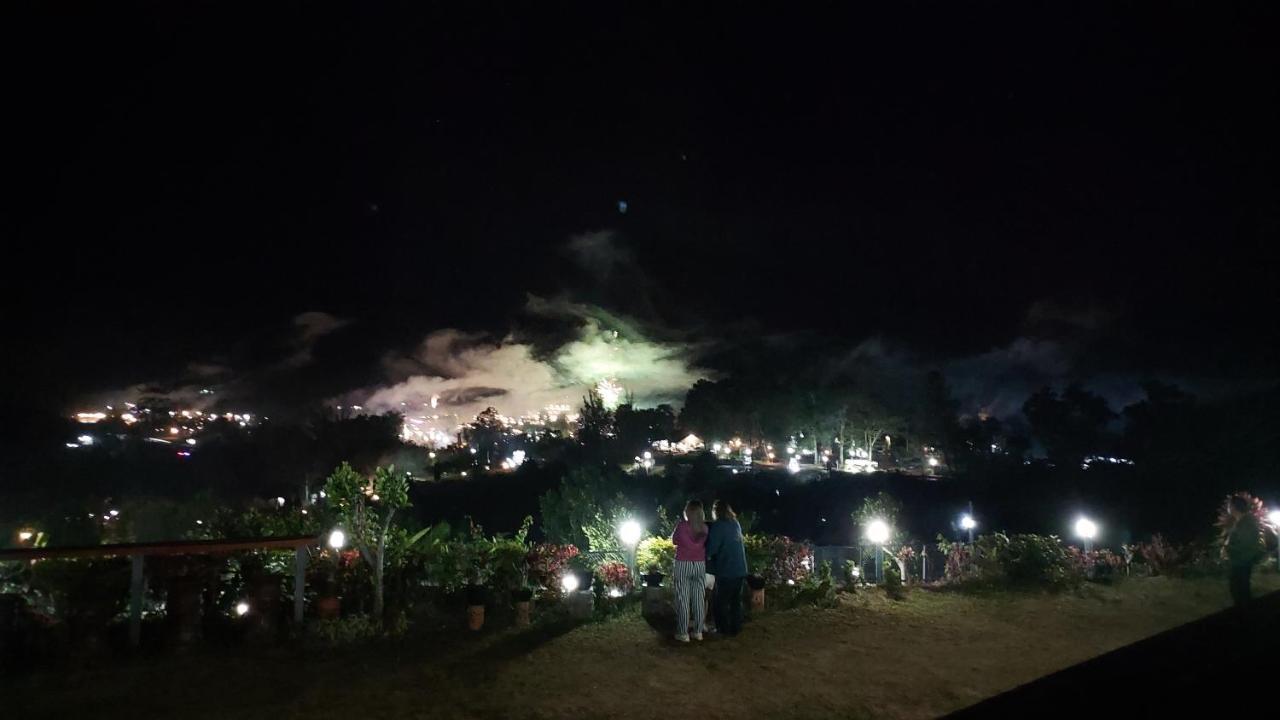 ホテル Khao Kho Flora エクステリア 写真
