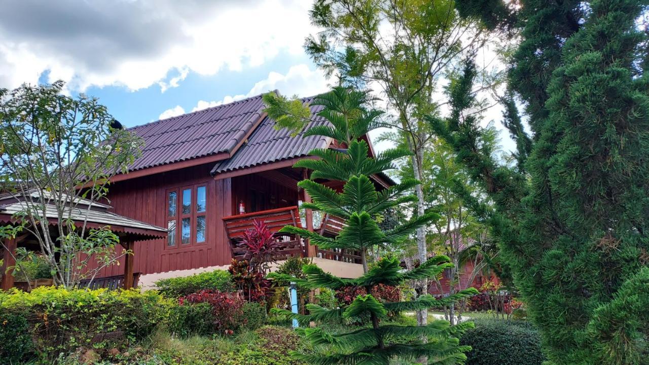 ホテル Khao Kho Flora エクステリア 写真