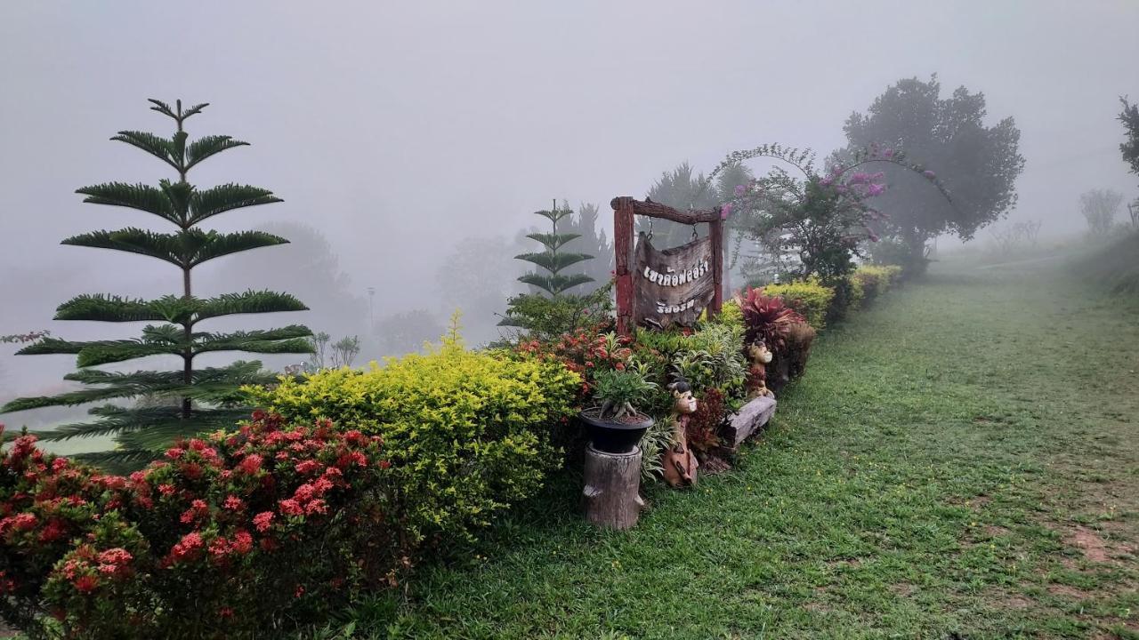 ホテル Khao Kho Flora エクステリア 写真