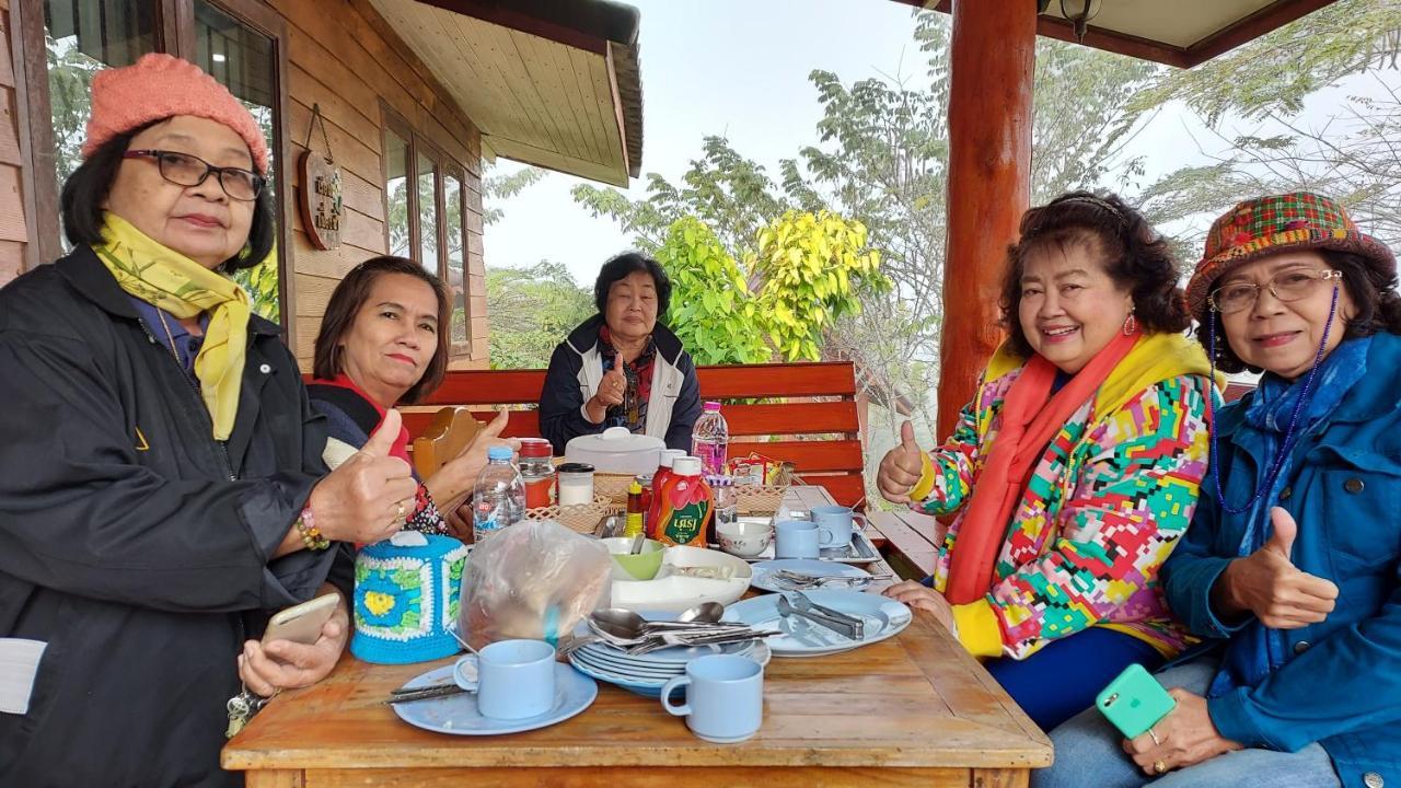 ホテル Khao Kho Flora エクステリア 写真