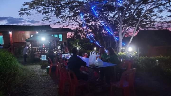 ホテル Khao Kho Flora エクステリア 写真