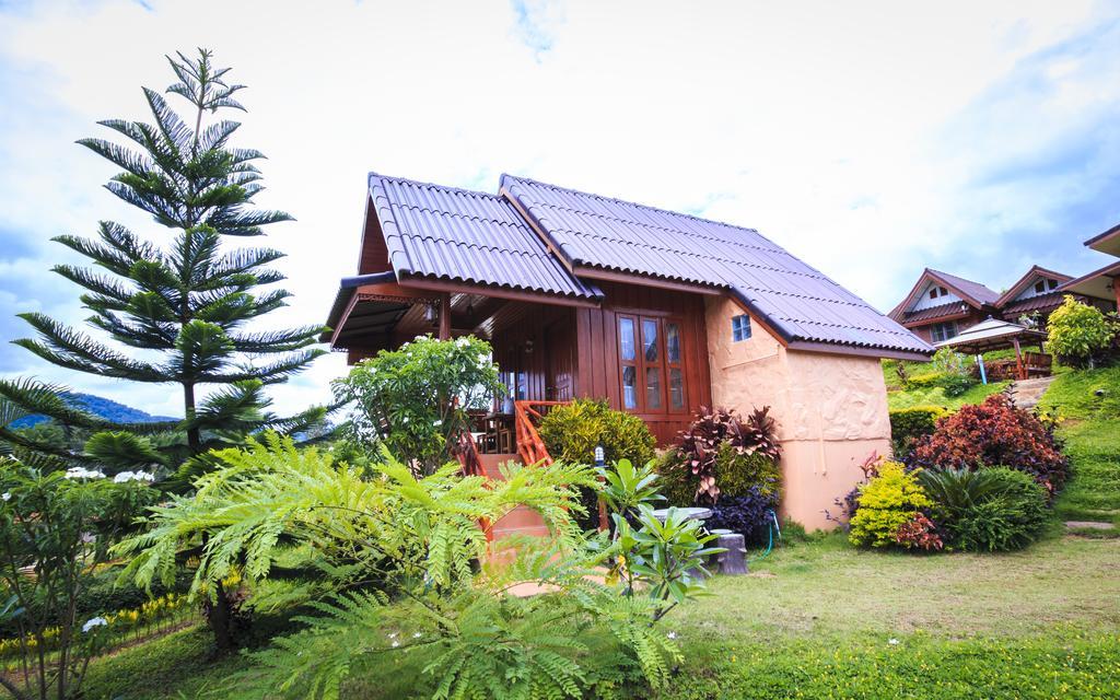 ホテル Khao Kho Flora エクステリア 写真