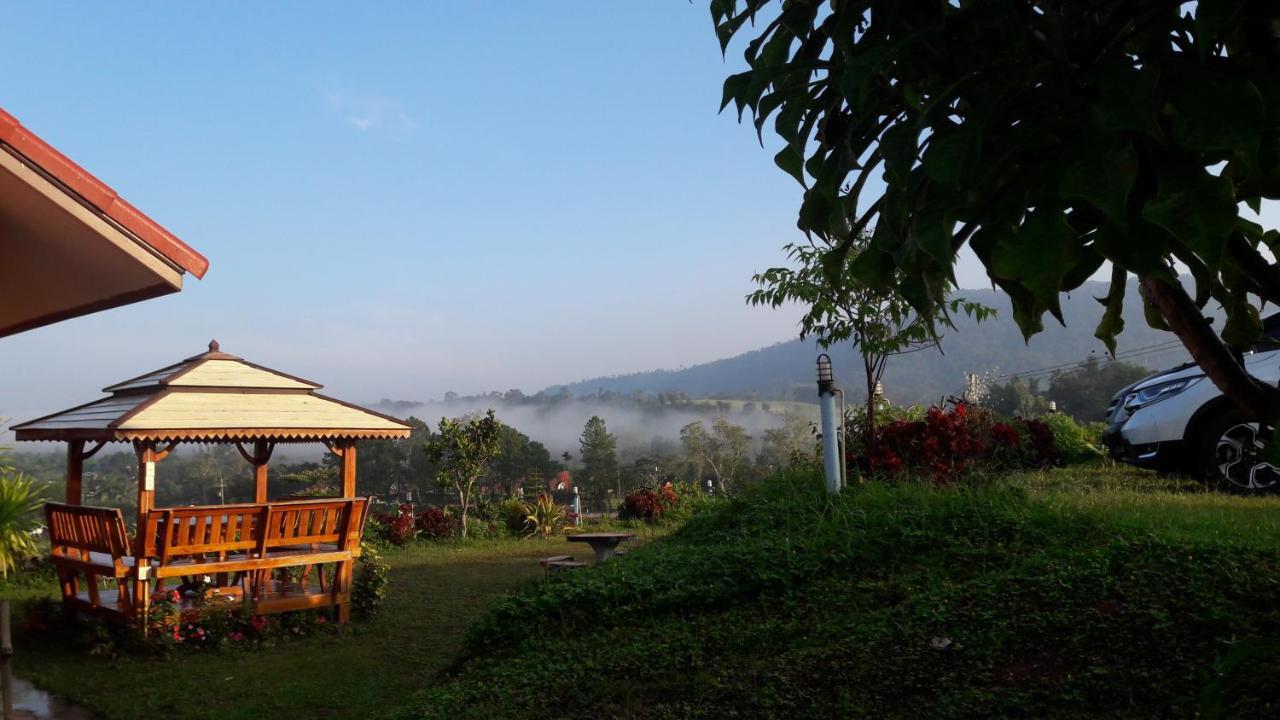 ホテル Khao Kho Flora エクステリア 写真